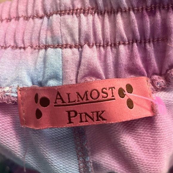 ALMOST PINK TYE-DYE EVERYDAY SHORTS - Picture 3 of 3